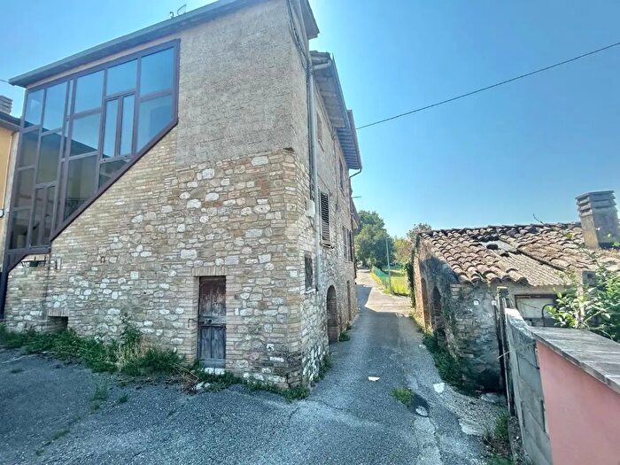 Casa trilocale in vendita in Via del Vicinato, Assisi