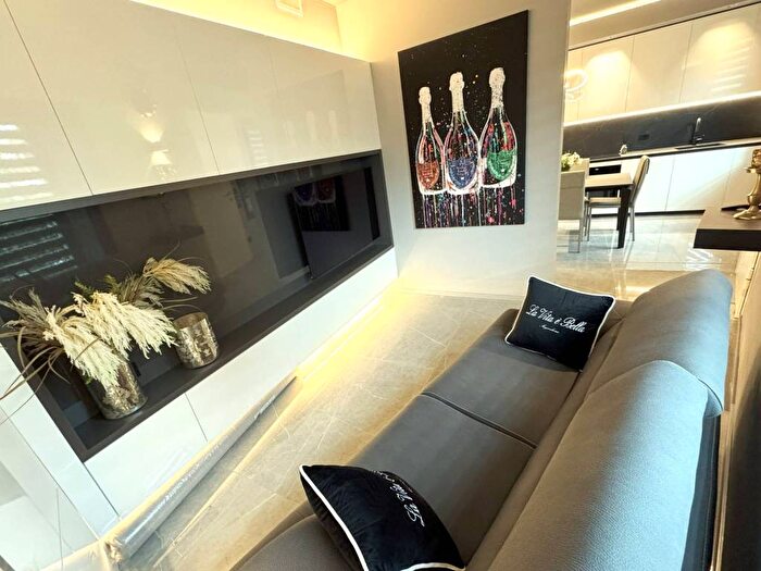 Appartamento quadrilocale in affitto in Viale Giuseppe Parini, Centro, Riccione