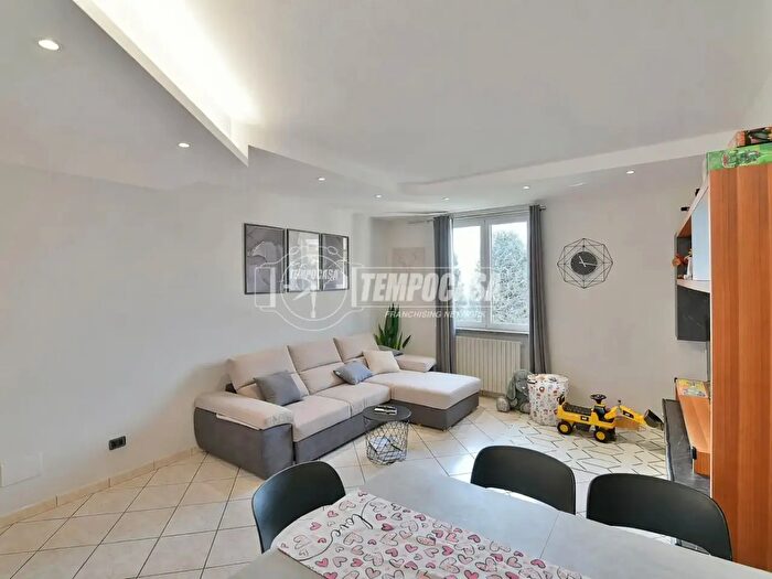 Appartamento trilocale in vendita in Via Mafalda di Savoia, Cantu