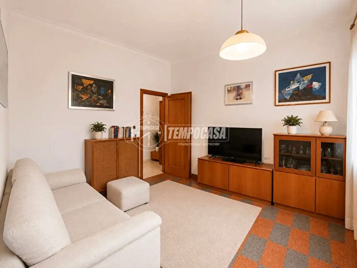 Appartamento con 5 locali in vendita in Via Franco Bolognese, Bologna