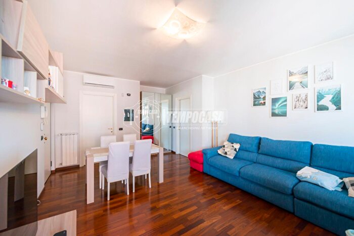 Appartamento trilocale in vendita in Via Privata Trasimeno, Milano