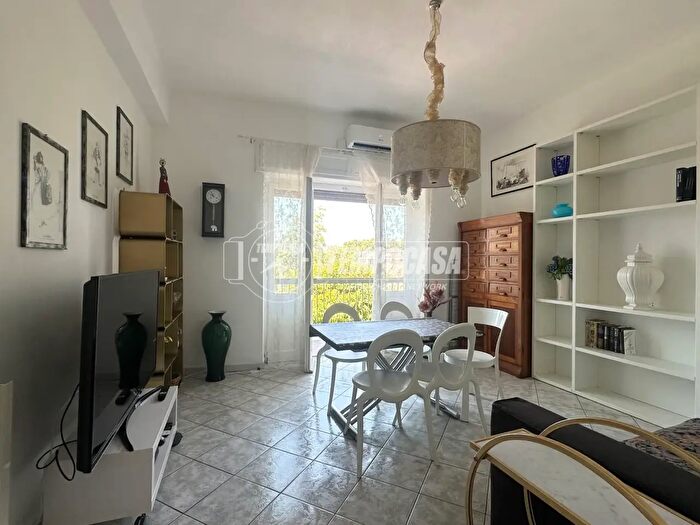 Appartamento quadrilocale in vendita in Via Alfieri, Massa