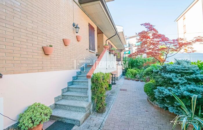 Casa con 5 locali in vendita in Via Boccherini, Modena