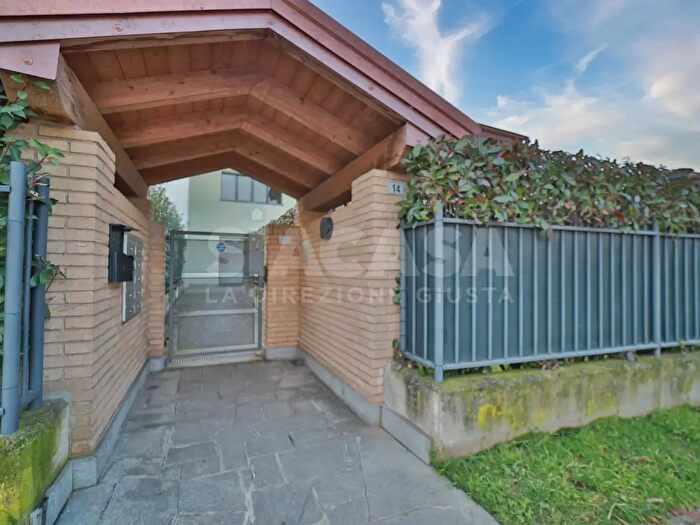 Appartamento trilocale in vendita in Via Oriana Fallaci, Cornate DAdda