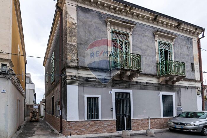 Casa con 6 locali in vendita in Via Vitaliti, Catania