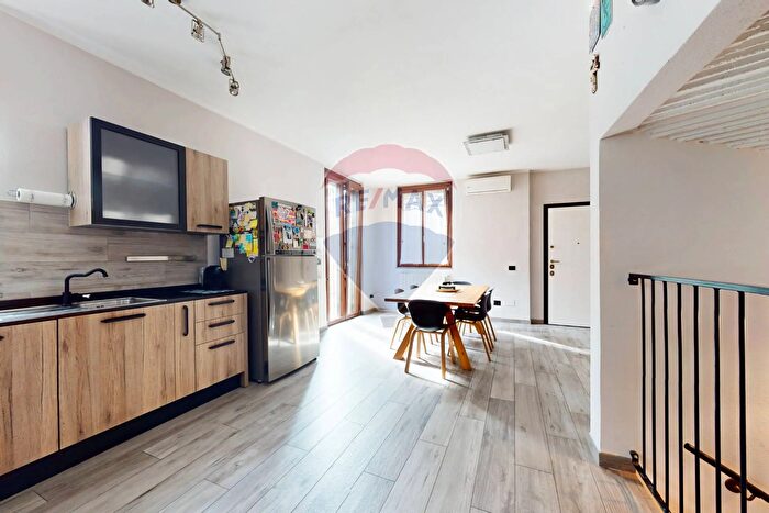 Casa con 5 locali in vendita in Via Piave, Gorgonzola