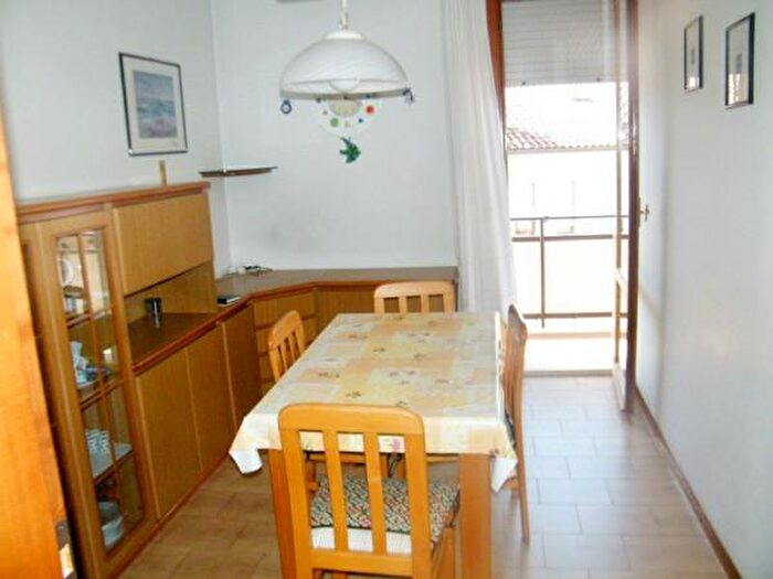 Appartamento con 6 locali in vendita in Via Montegrappa, Jesi