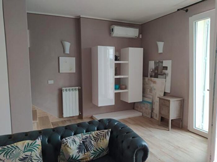 Casa quadrilocale in affitto in Via Trento, Forte Dei Marmi