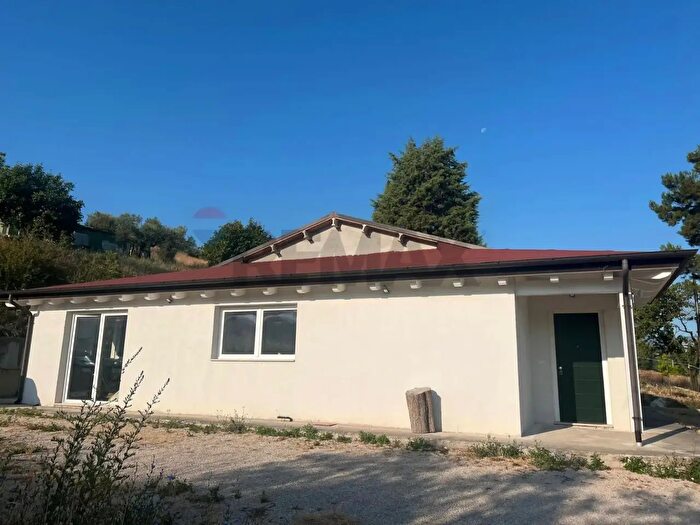 Appartamento trilocale in vendita in Cda Casale, Moscufo