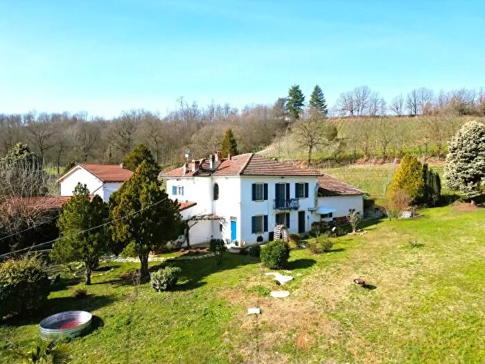 Casa con 6 locali in vendita in Cassine