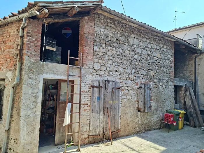 Casa quadrilocale in vendita in Cison Di Valmarino