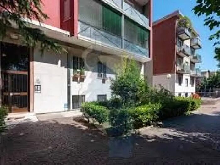 Appartamento trilocale in vendita in Via Antonio Meucci, Milano