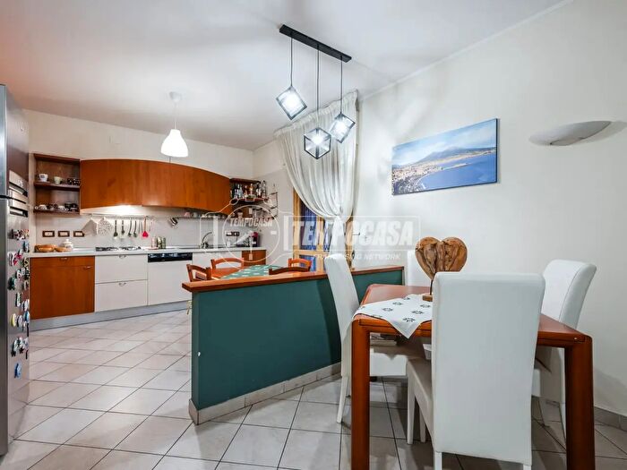 Appartamento quadrilocale in vendita in Via Pasteur, Modena