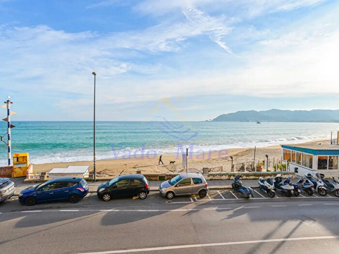 Appartamento quadrilocale in affitto in Savona