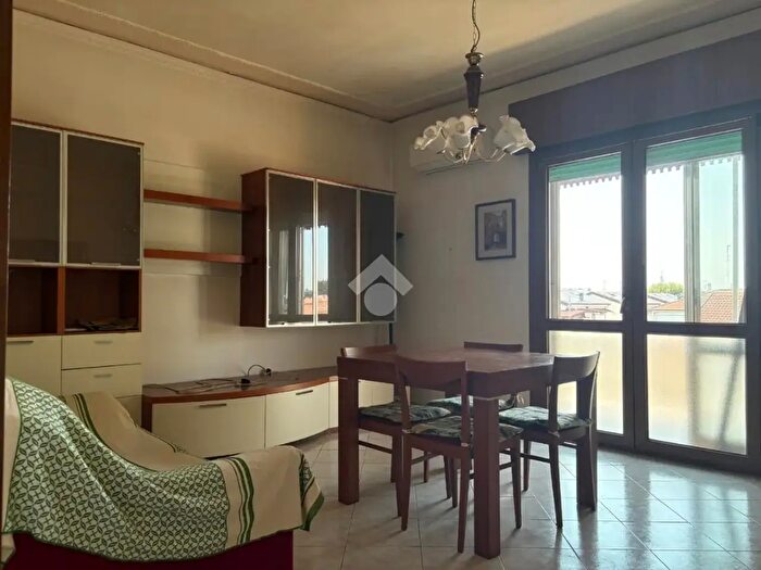Appartamento trilocale in vendita in Via Antonio Dolcetti, Ferrara