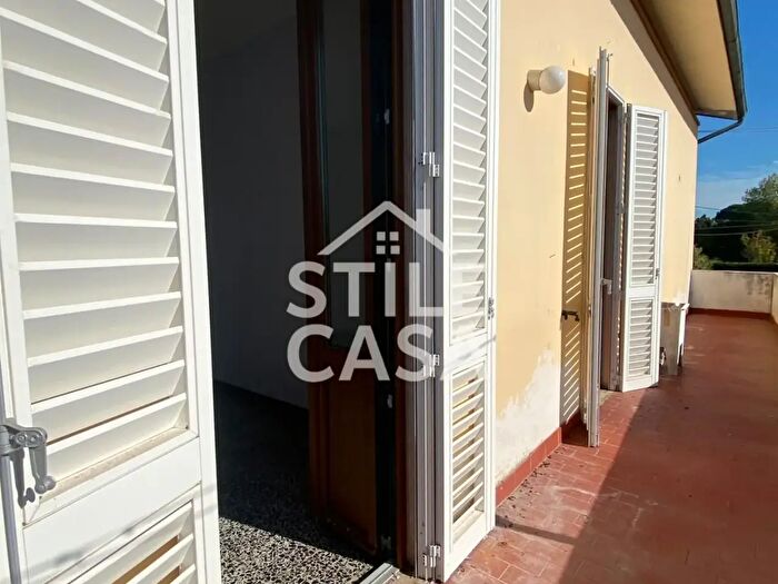 Casa con 7 locali in vendita in Castelfranco Di Sotto