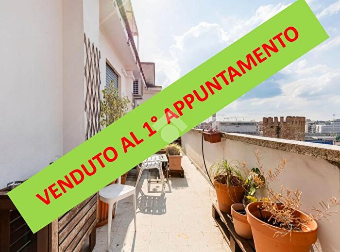 Appartamento trilocale in vendita in Via dei Salentini, Roma