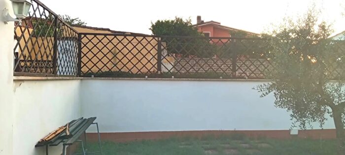 Casa trilocale in vendita in Via Crati, Aprilia