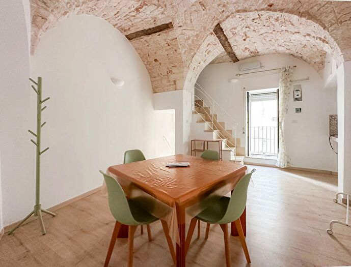 Casa bilocale in vendita in Via Campanile Putignano, Putignano