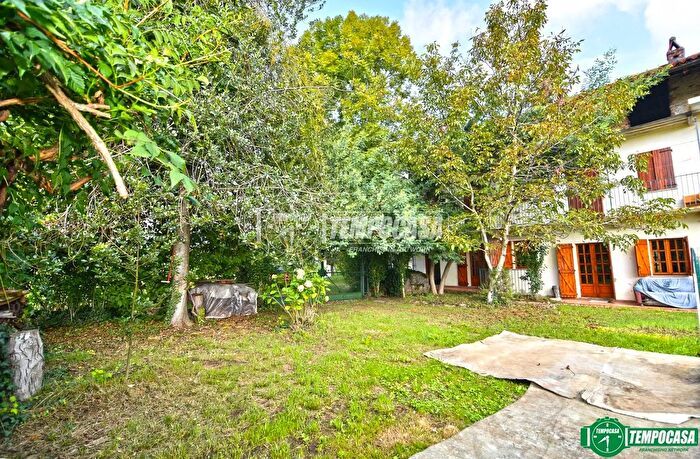 Casa quadrilocale in vendita in Frazione Piana Fondo Via, Rocca Canavese