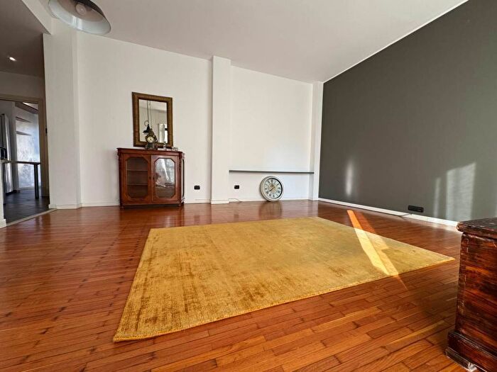 Appartamento quadrilocale in affitto in Viale Varese, Viale Varese Crocifisso, Como