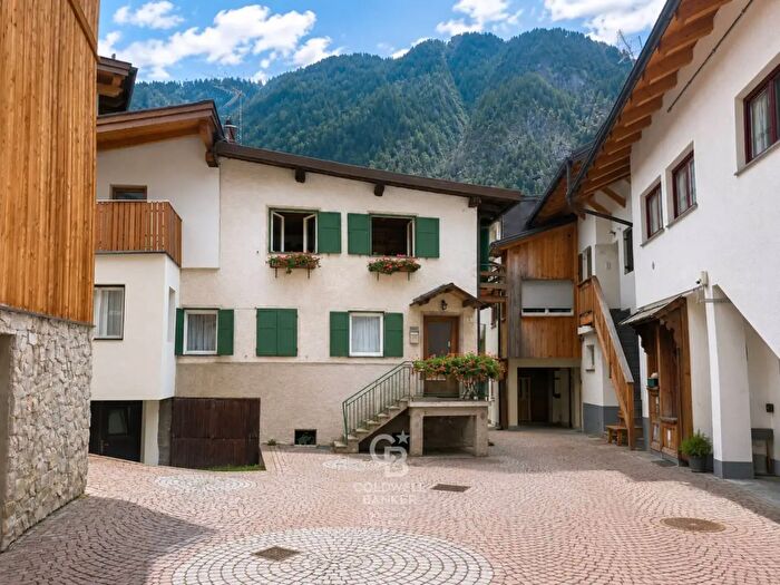 Casa con 6 locali in vendita in Str Anter I Parees, Campitello Di Fassa