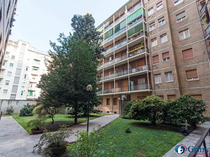 Appartamento trilocale in vendita in Via Morgantini, Milano