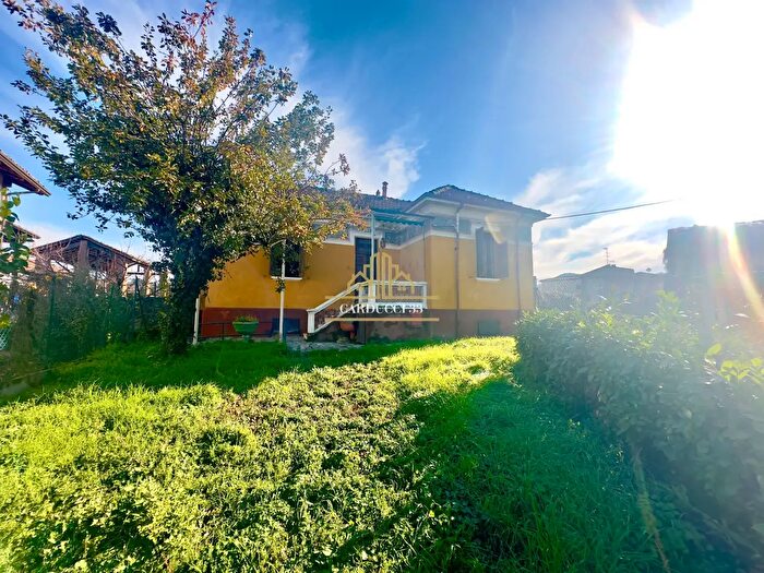 Casa con 7 locali in vendita in Retorbido