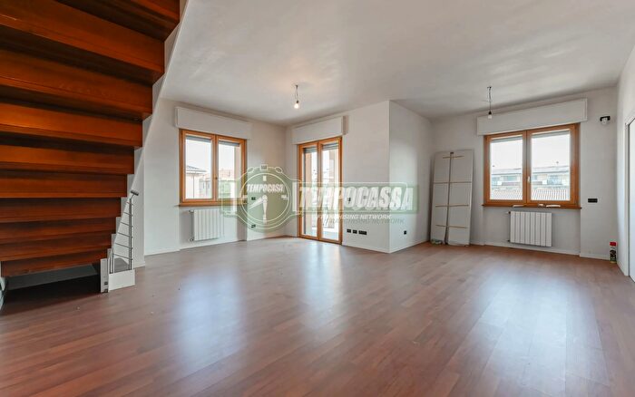 Appartamento quadrilocale in vendita in Via Papa Giovanni XXIII, Vignate