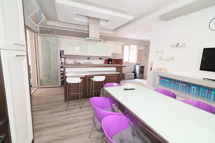 Appartamento quadrilocale in vendita in Via dei Limoni N, Palagonia