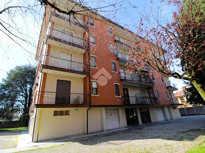 Appartamento trilocale in vendita in Via Isonzo, Sedriano