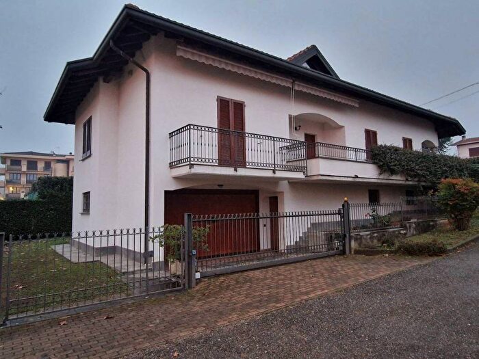 Case in Vendita e in Affitto - 3