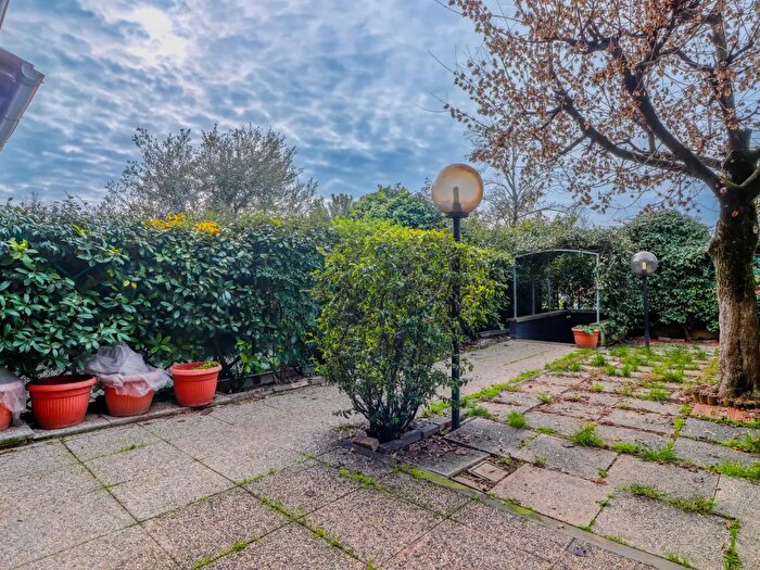 Casa quadrilocale in vendita in Via Andrea da Formigine, Bologna