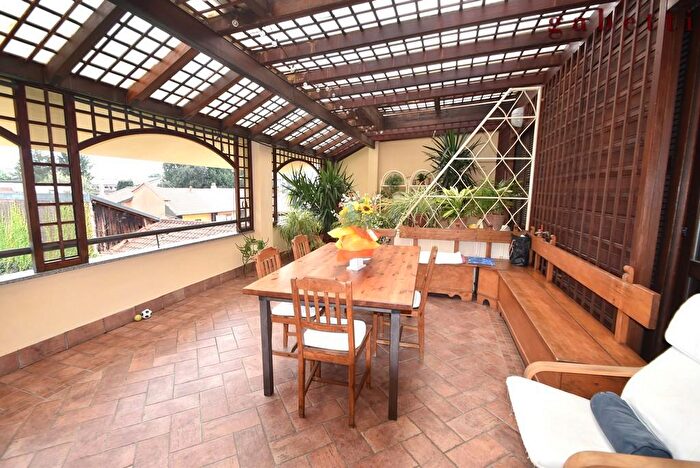 Appartamento con 5 locali in vendita in Via Garibaldi, Magenta