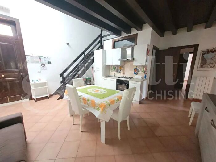 Appartamento con 6 locali in vendita in Via della Dogana, Siracusa