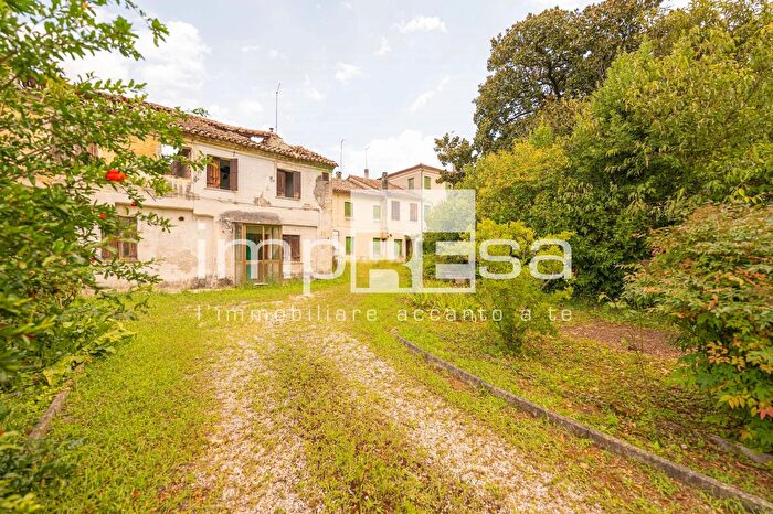 Casa con 11 locali in vendita in Via XI Febbraio, Breda Di Piave