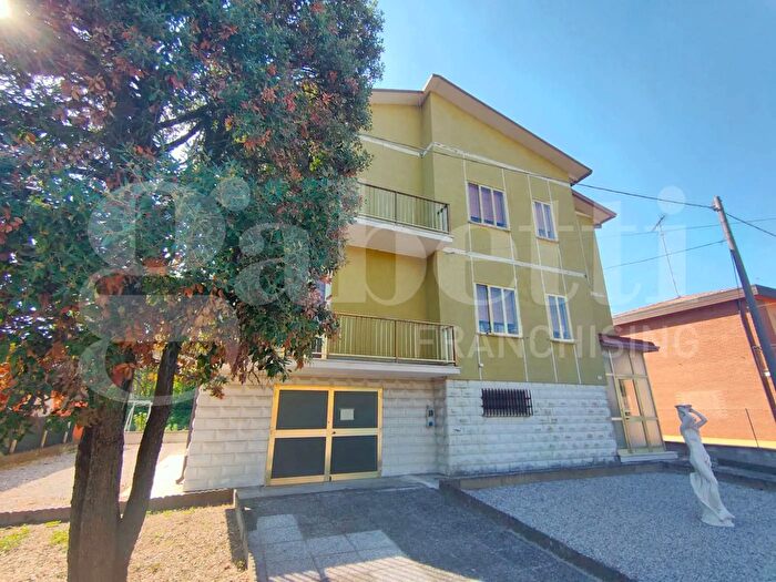 Casa con 13 locali in vendita in Mesola