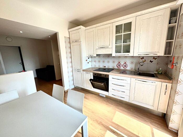 Appartamento con 5 locali in affitto in Via Lazzaro Spallanzani, Borgo Roma, Verona