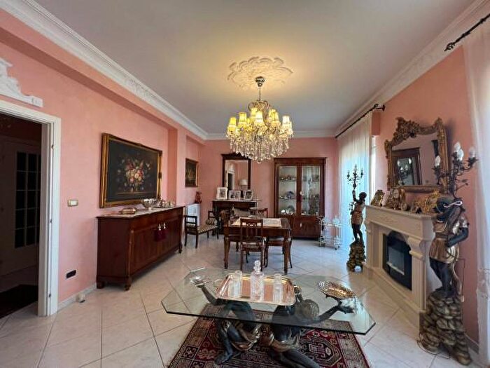 Appartamento con 5 locali in vendita in Via Grotta Santa, Siracusa