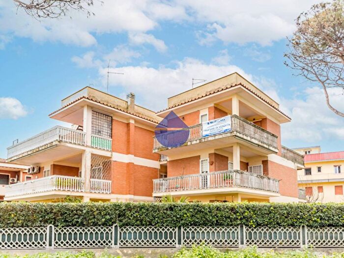 Appartamento bilocale in affitto in Via Lago Maggiore, Campo Ascolano Villaggio Tognazzi, Pomezia