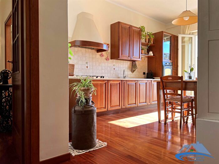 Appartamento con 5 locali in vendita in Via Cesare Battisti, Terni