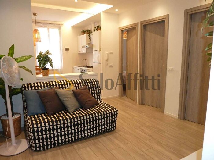 Appartamento trilocale in affitto in Piazza Bresca, Porto Vecchio, Sanremo