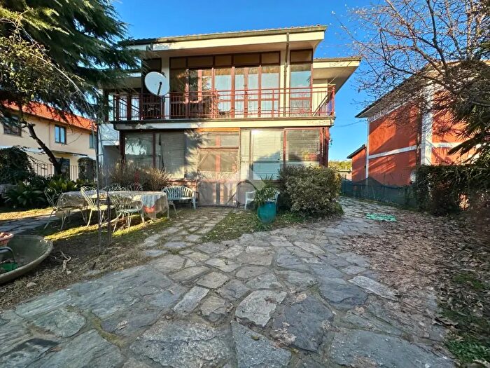 Casa con 8 locali in vendita in Via Don Zanetto, Carisio