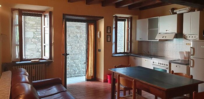 Appartamento trilocale in affitto in Strada Provinciale di Varsi, Varano de Melegari