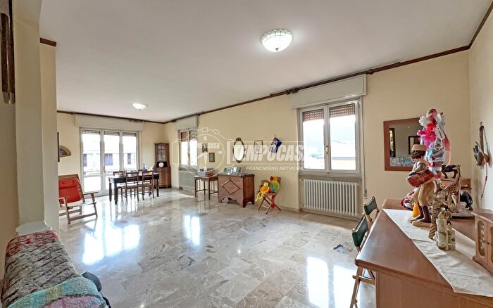 Appartamento quadrilocale in vendita in Via P a Faccanoni, Sarnico