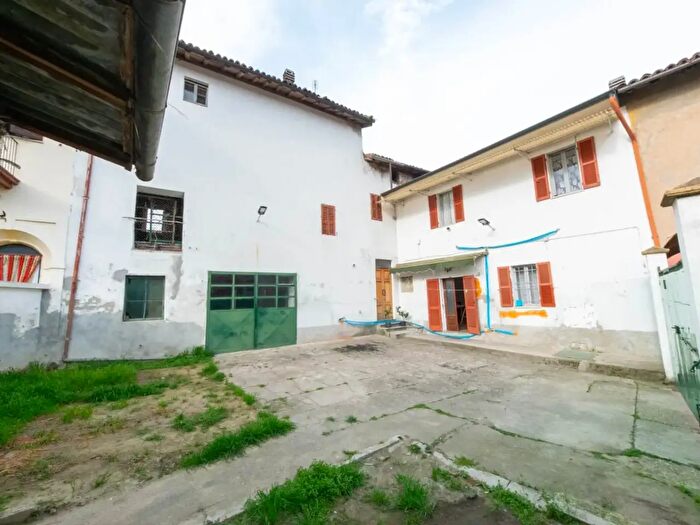 Casa con 5 locali in vendita in Mortara