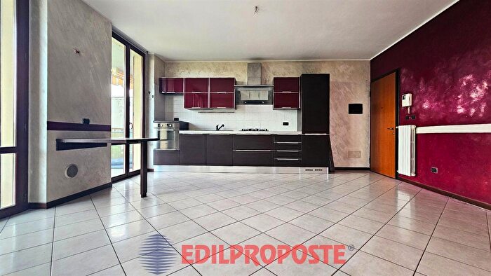 Appartamento bilocale in vendita in Via Corinna Bruni, Limbiate