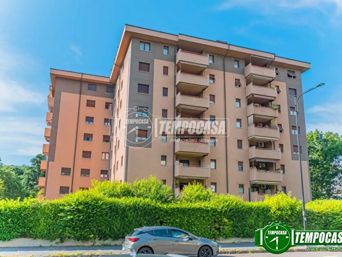 Appartamento trilocale in vendita in Via Martiri Palestinesi, Cinisello Balsamo