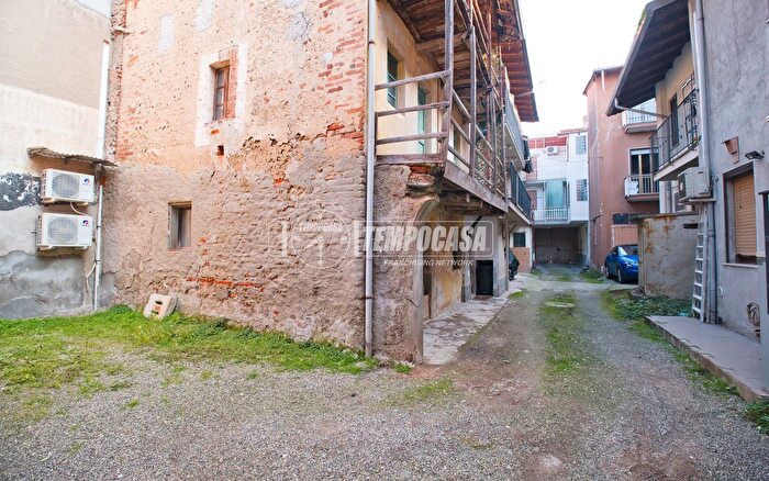 Case in Vendita e in Affitto - 2