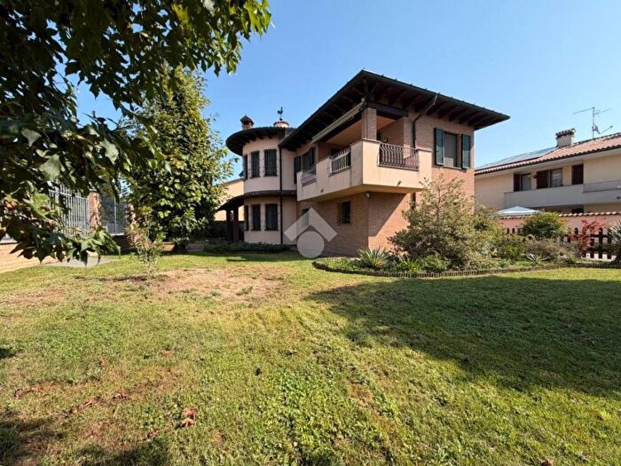 Casa con 6 locali in vendita in Via Galileo Galilei, Rivolta d'Adda